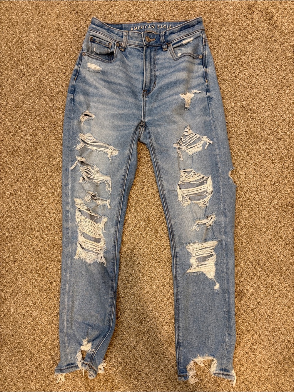 00S American Eagle Outfitters Women’s Light Blue Ripped High Rise Jeans